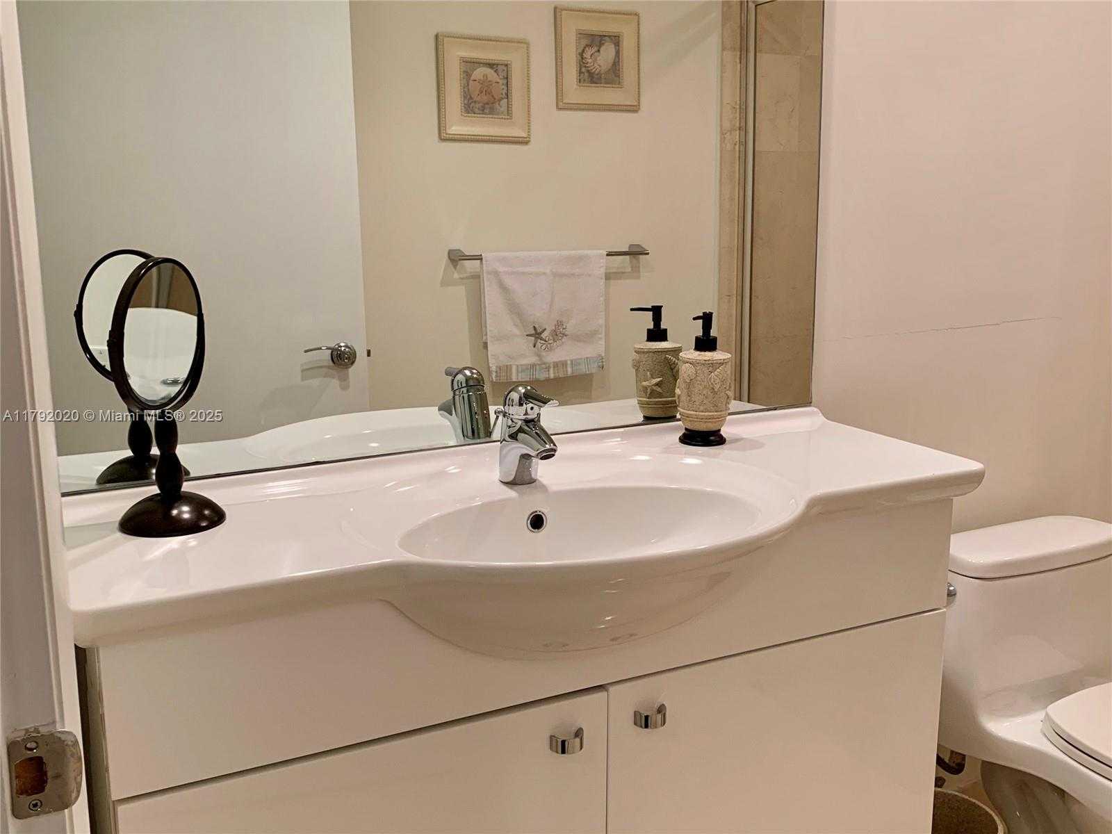 Small Image of 1850 SOUTH OCEAN DR #2303, Hallandale Beach Number 20
