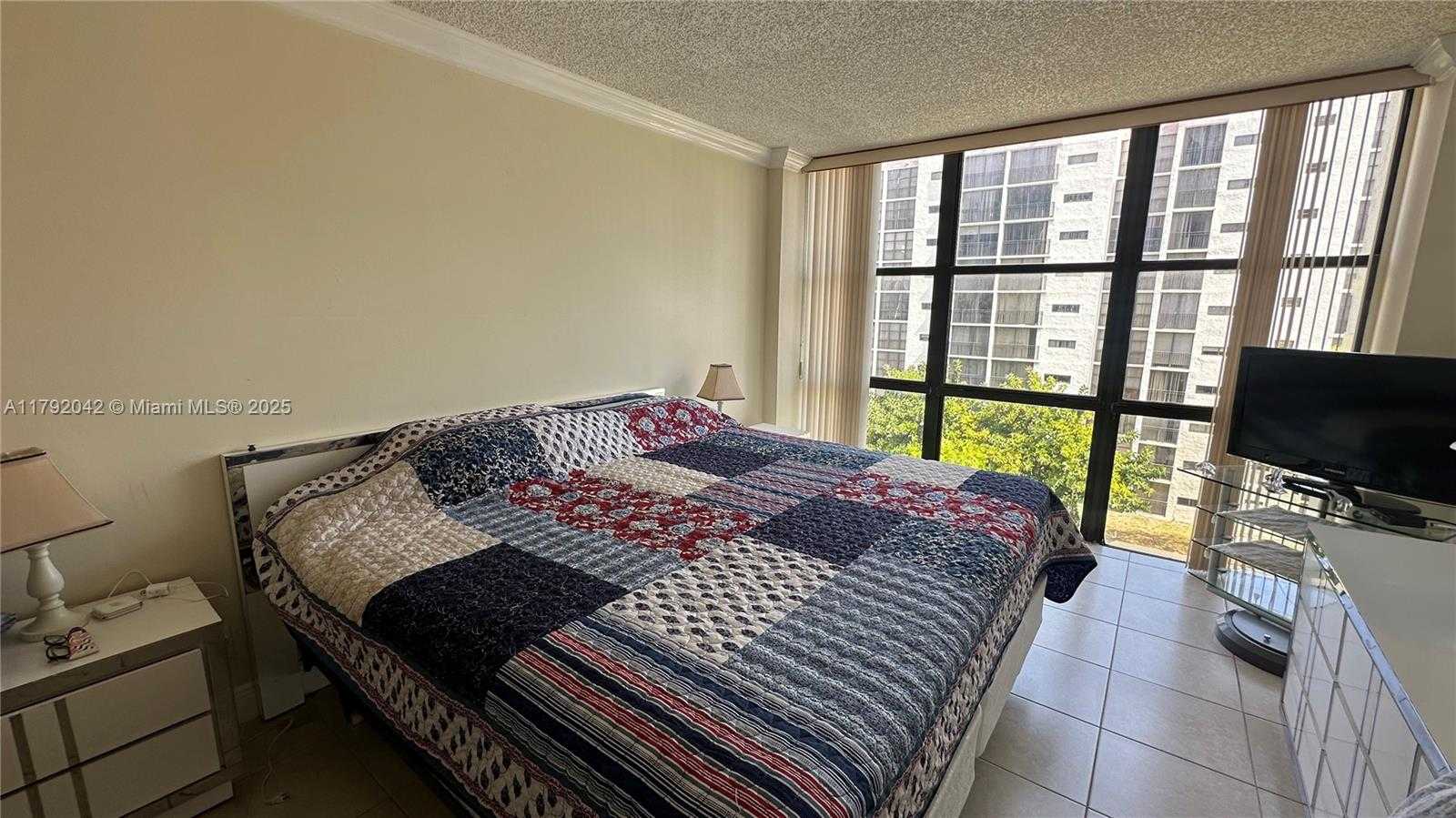 Small Image of 16909 NORTH BAY RD #608, Sunny Isles Beach Number 14