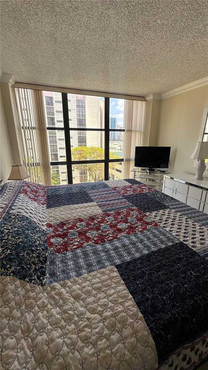 Small Image of 16909 NORTH BAY RD #608, Sunny Isles Beach Number 15