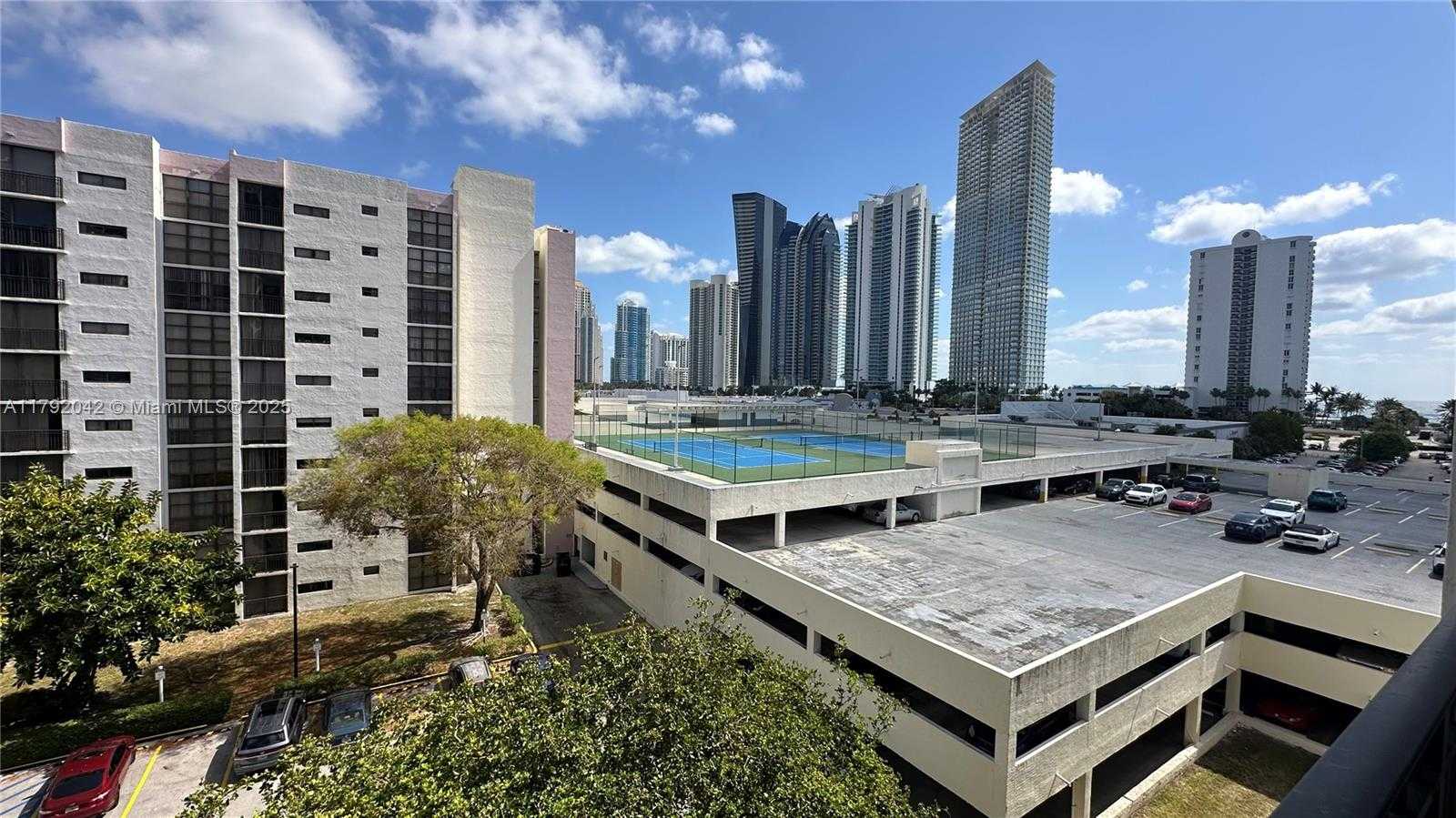 Small Image of 16909 NORTH BAY RD #608, Sunny Isles Beach Number 2