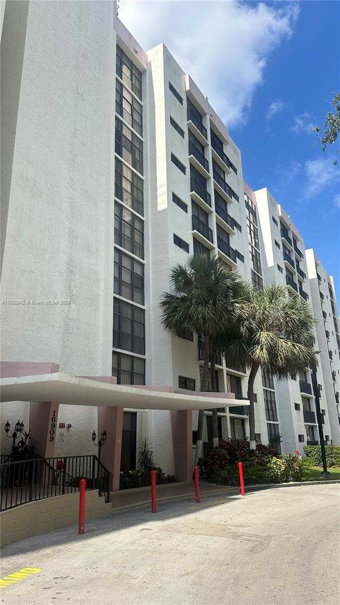 Small Image of 16909 NORTH BAY RD #608, Sunny Isles Beach Number 25