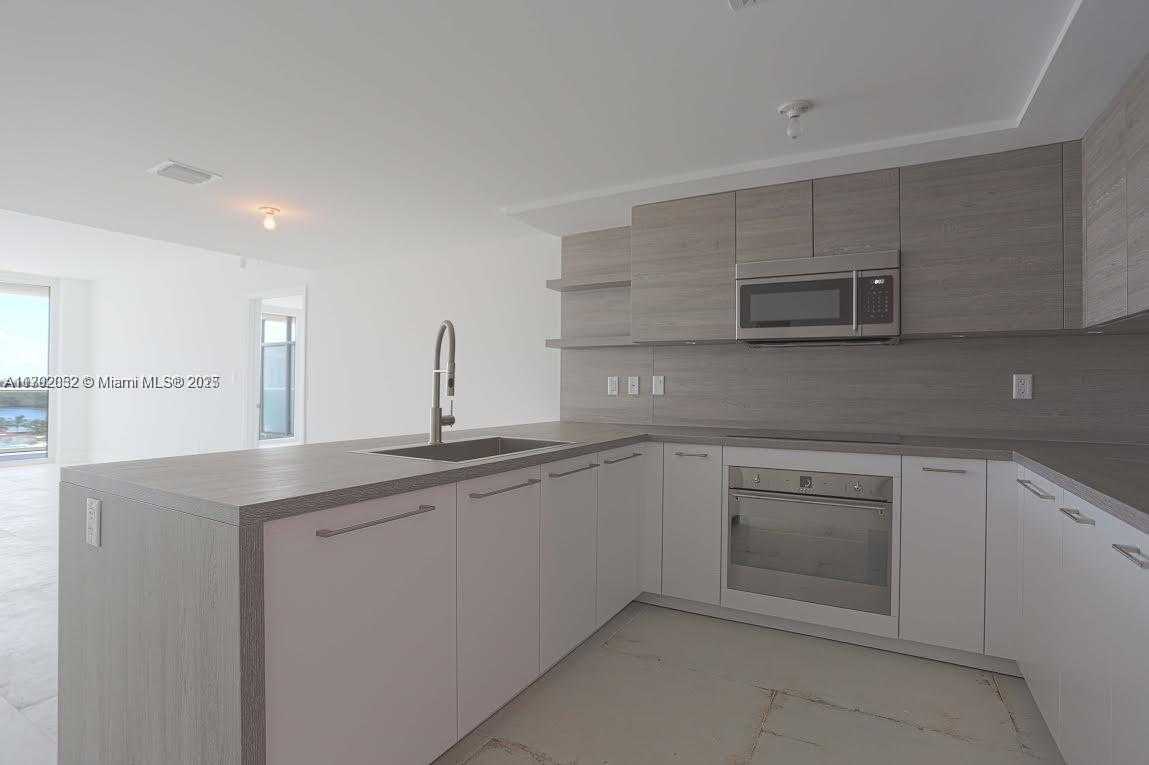Small Image of 400 SUNNY ISLES BLVD #806, Sunny Isles Beach Number 3