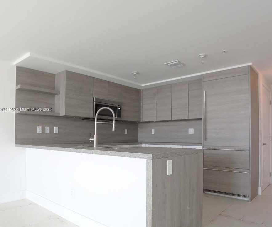 Small Image of 400 SUNNY ISLES BLVD #806, Sunny Isles Beach Number 4