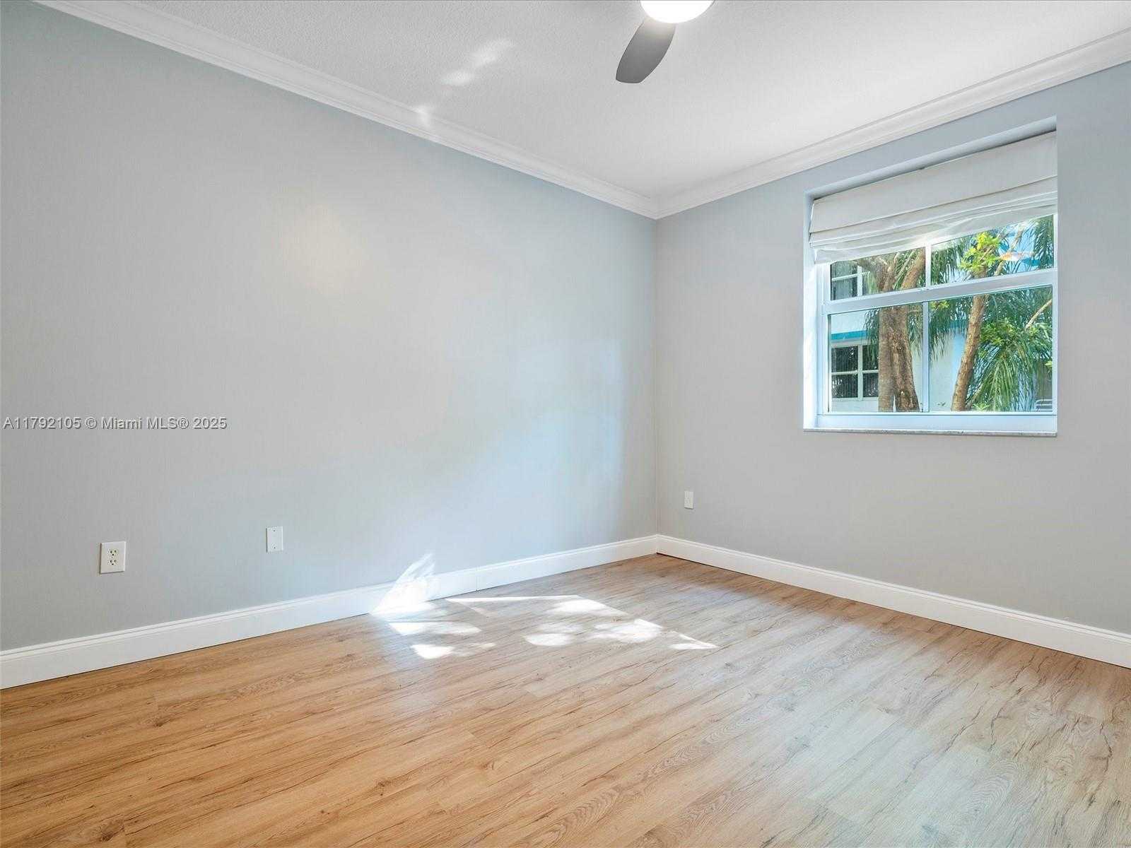 Small Image of 9172 COLLINS AVE #216, Surfside Number 12