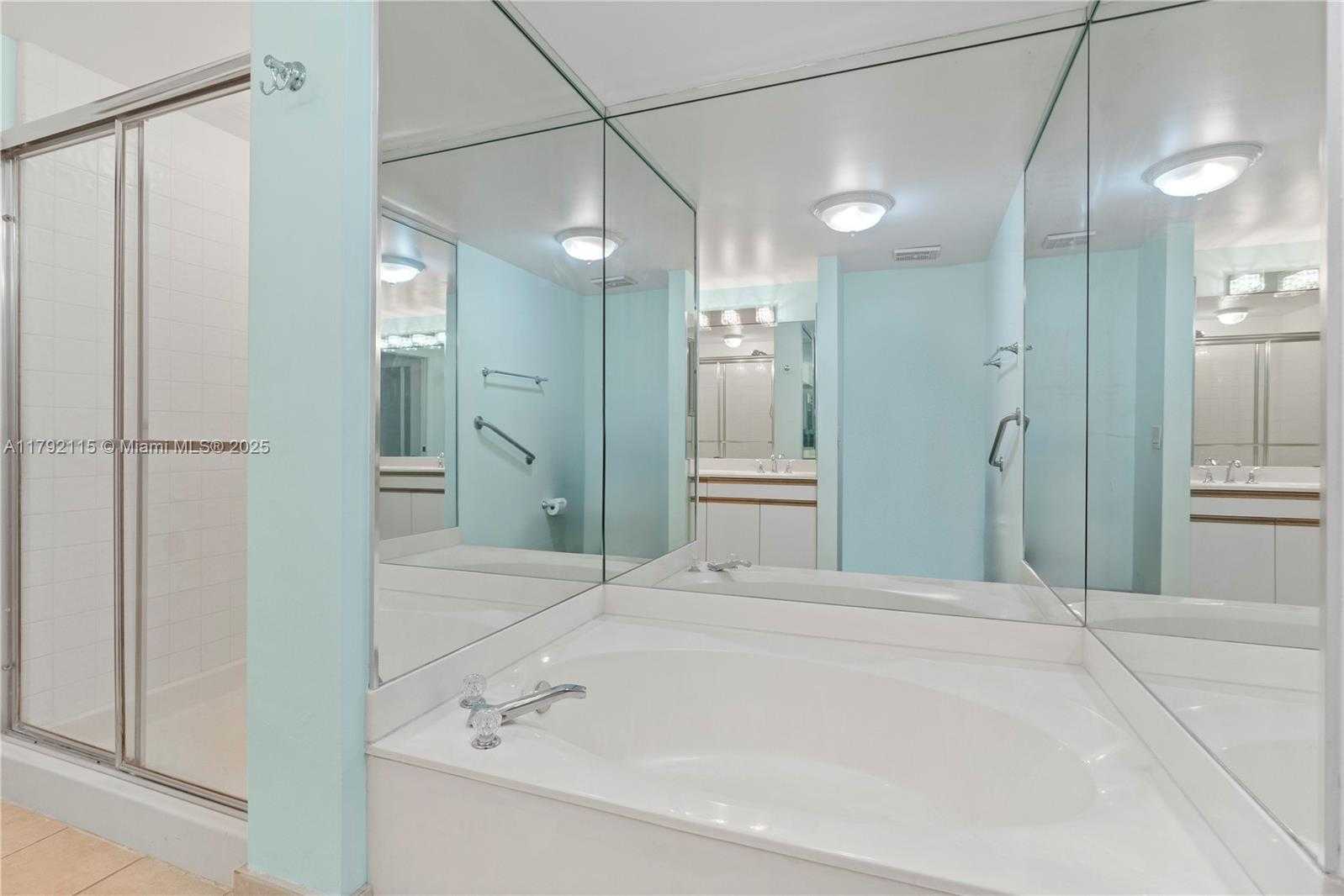 Small Image of 3610 YACHT CLUB DR #213, Aventura Number 17