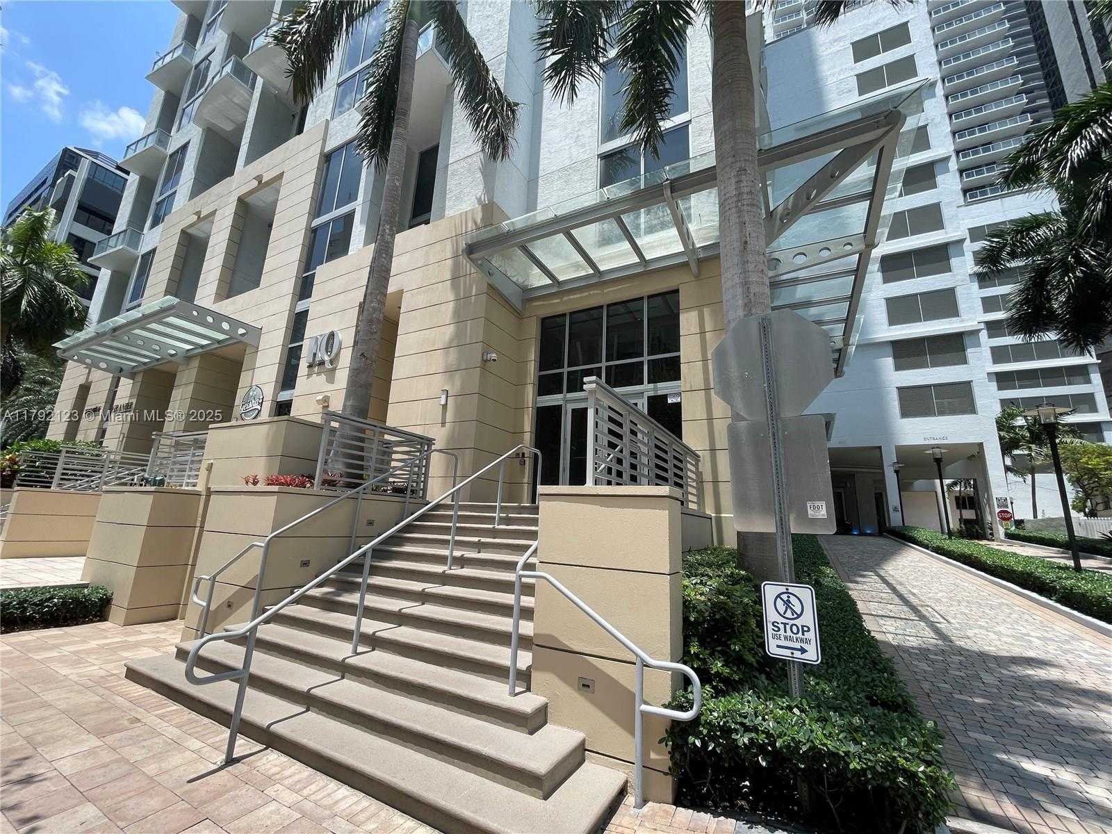 Small Image of 1060 BRICKELL AVE #3913, Miami Number 15