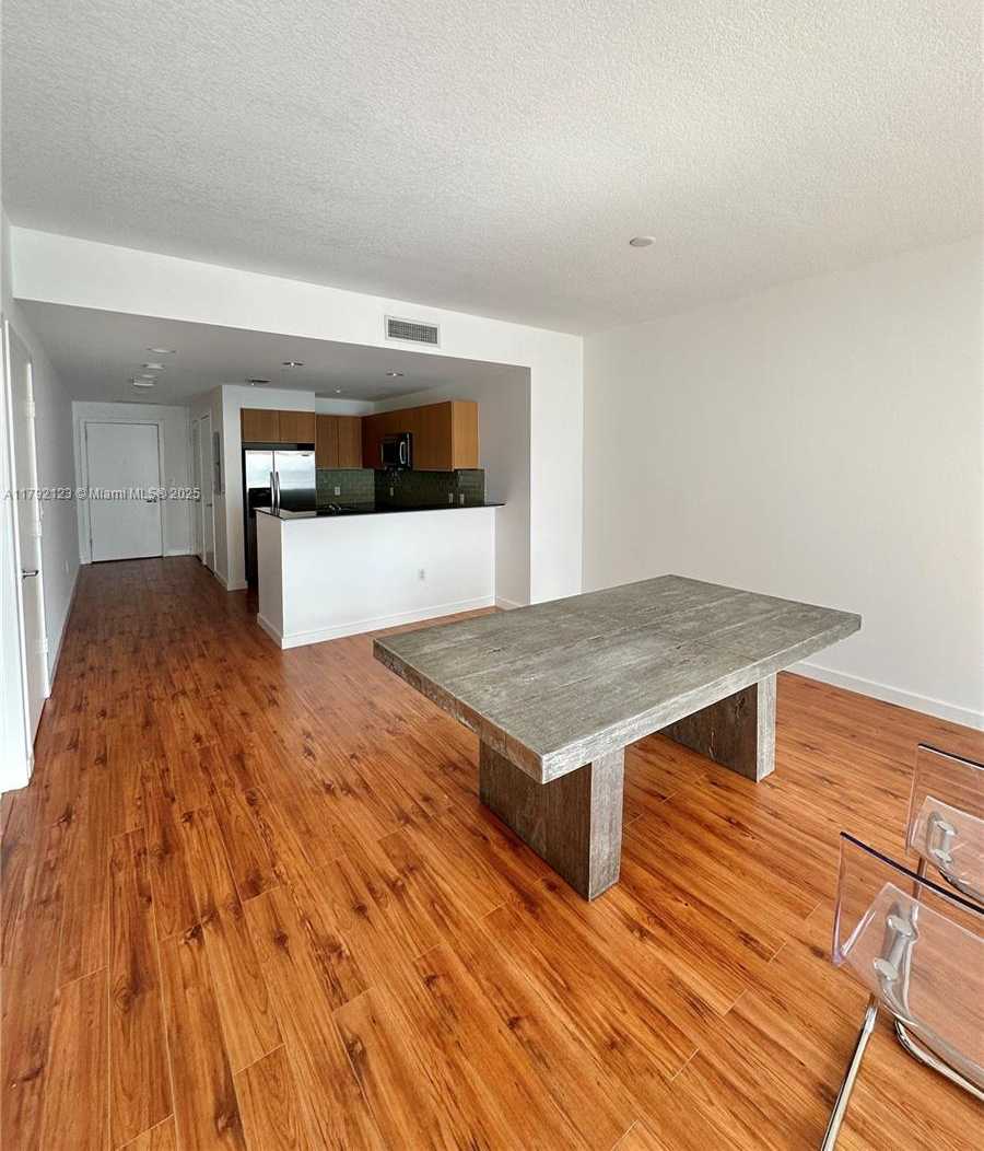 Small Image of 1060 BRICKELL AVE #3913, Miami Number 2