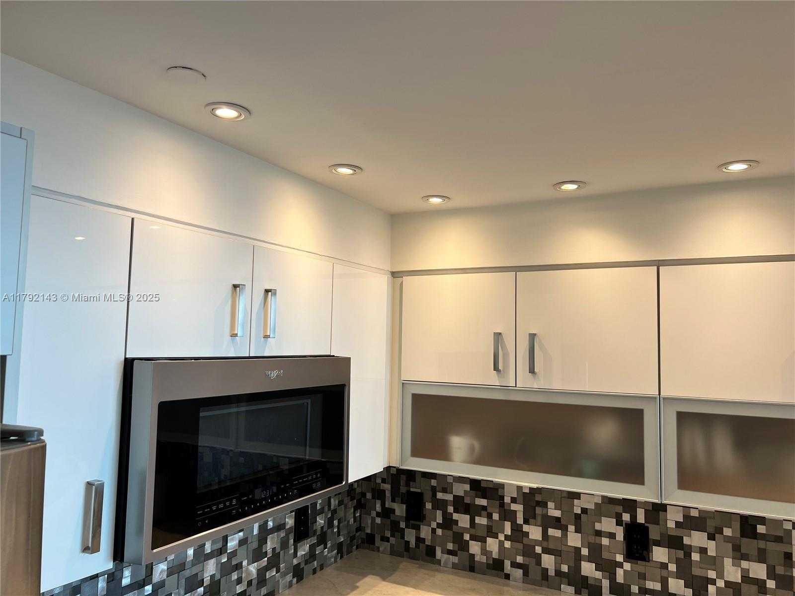 Small Image of 2475 BRICKELL AVE #2207, Miami Number 10