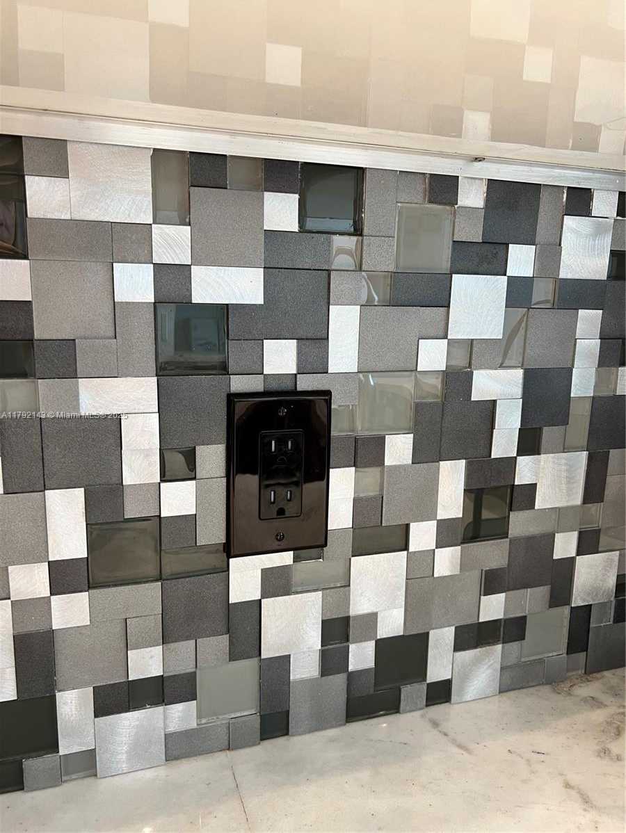Small Image of 2475 BRICKELL AVE #2207, Miami Number 11