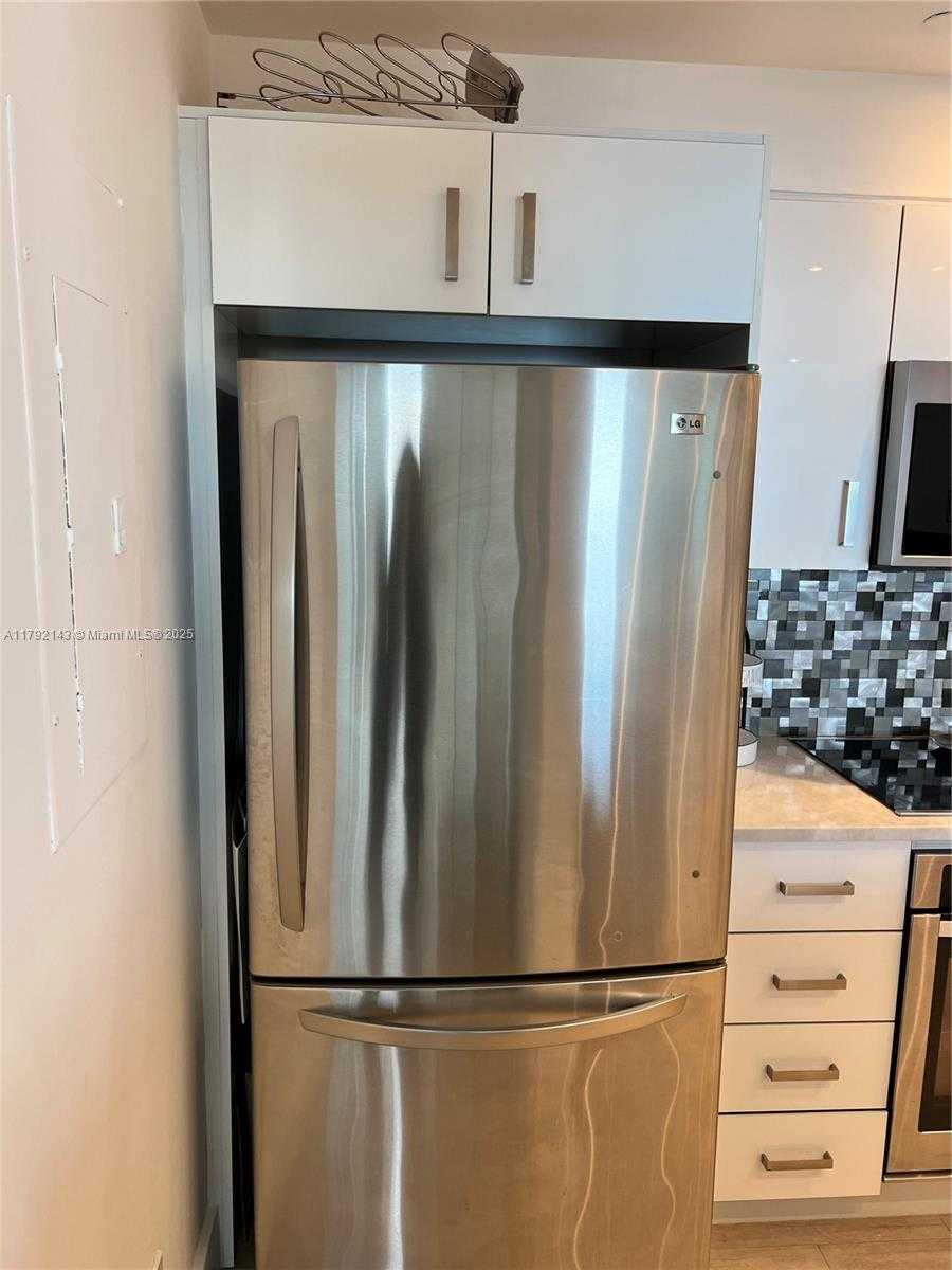 Small Image of 2475 BRICKELL AVE #2207, Miami Number 12