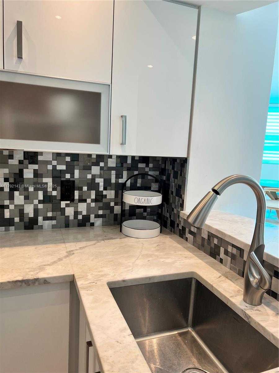 Small Image of 2475 BRICKELL AVE #2207, Miami Number 13