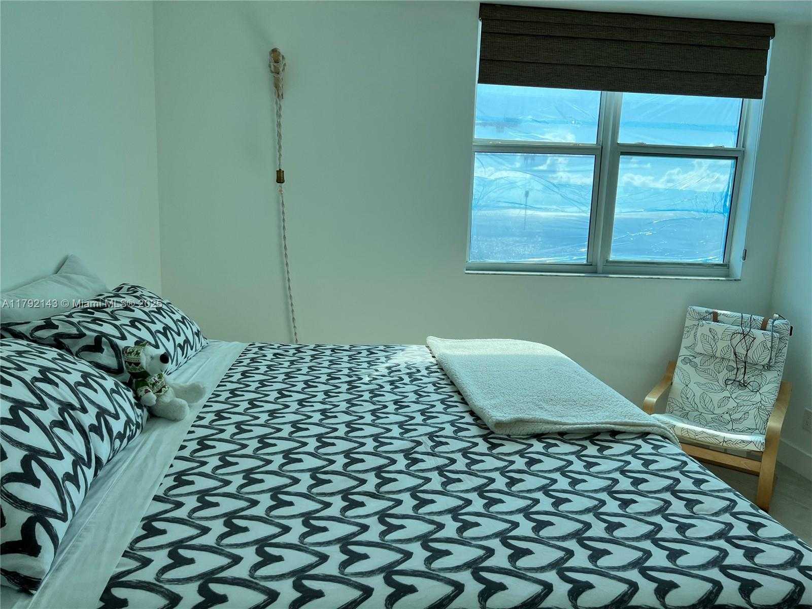 Small Image of 2475 BRICKELL AVE #2207, Miami Number 18