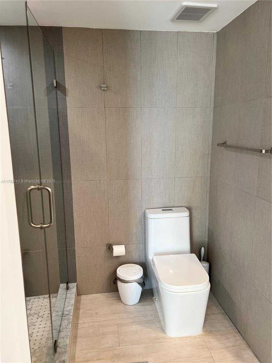 Small Image of 2475 BRICKELL AVE #2207, Miami Number 20