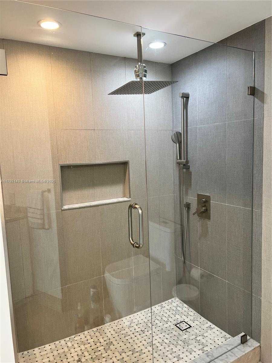 Small Image of 2475 BRICKELL AVE #2207, Miami Number 21