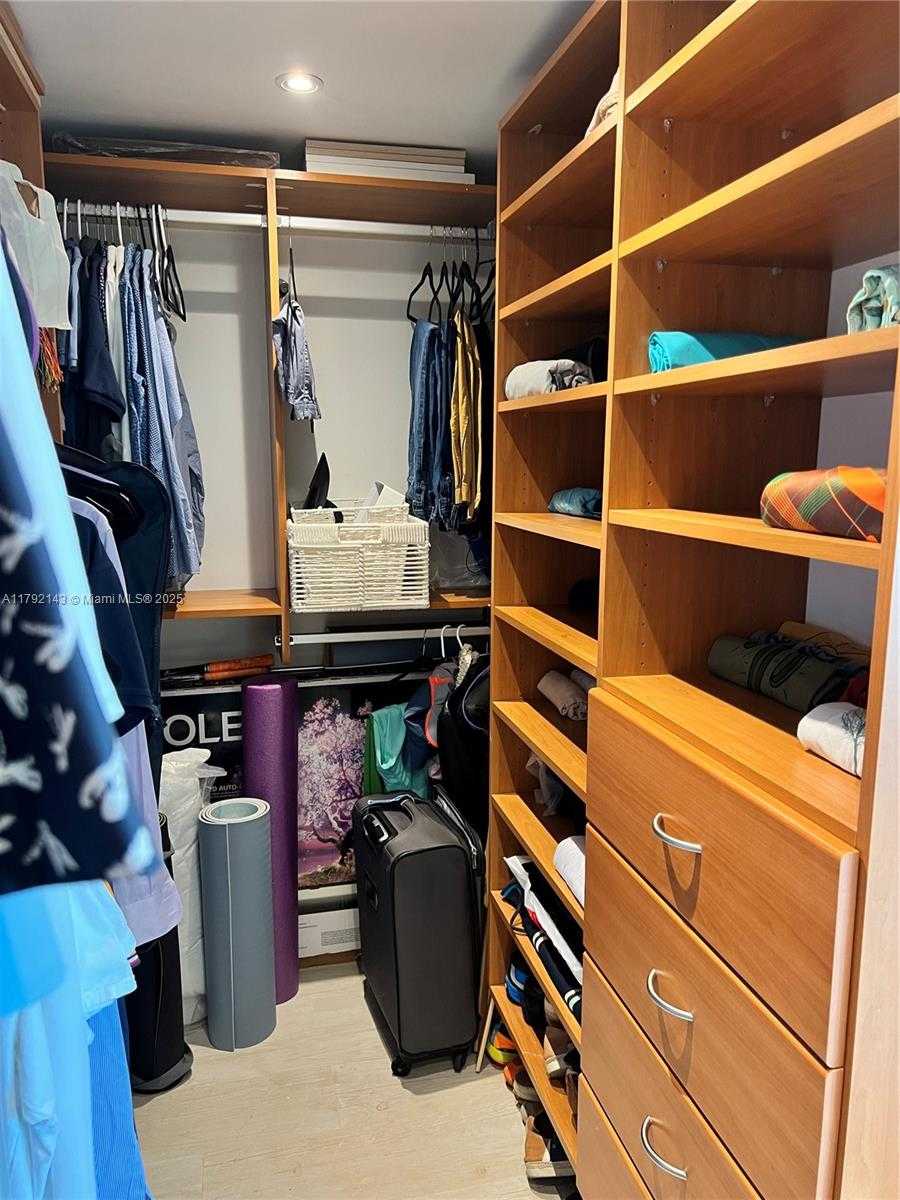 Small Image of 2475 BRICKELL AVE #2207, Miami Number 23