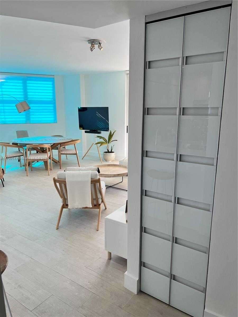 Small Image of 2475 BRICKELL AVE #2207, Miami Number 30