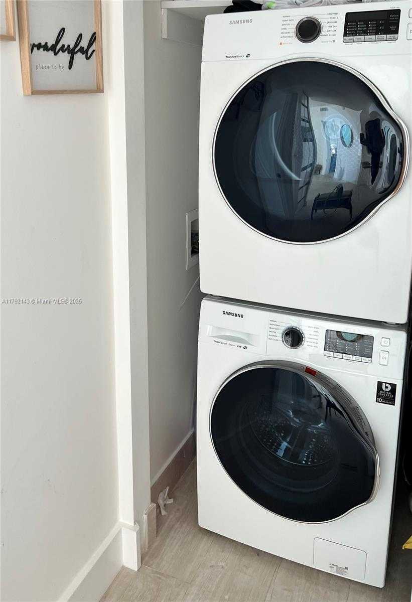 Small Image of 2475 BRICKELL AVE #2207, Miami Number 31