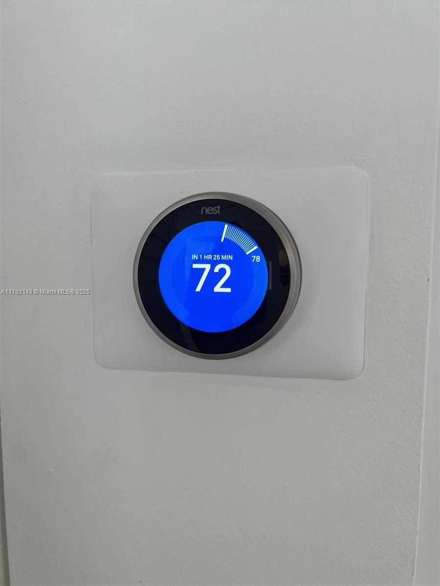 Small Image of 2475 BRICKELL AVE #2207, Miami Number 32
