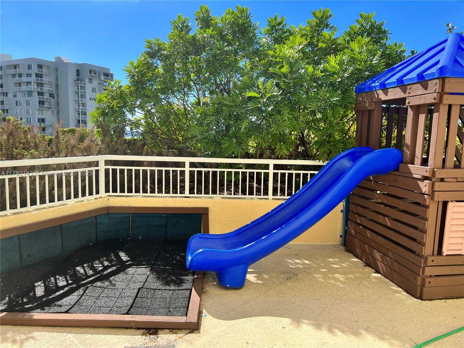 Small Image of 2475 BRICKELL AVE #2207, Miami Number 46