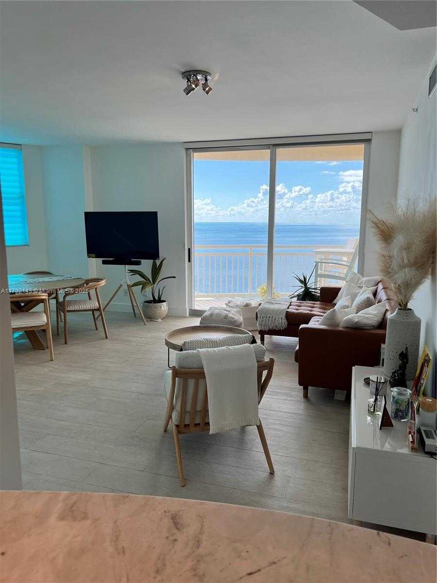 Small Image of 2475 BRICKELL AVE #2207, Miami Number 6
