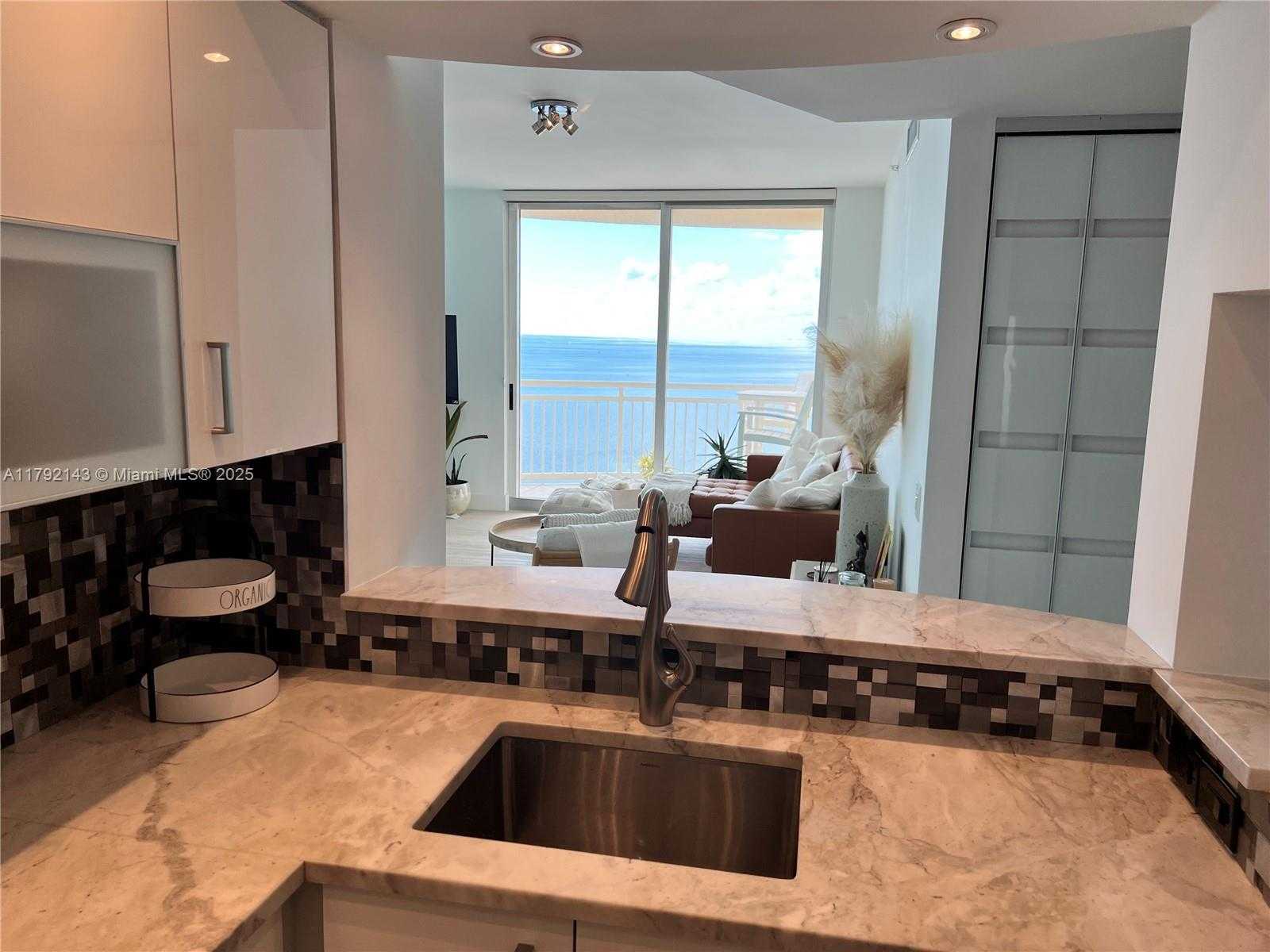 Small Image of 2475 BRICKELL AVE #2207, Miami Number 8