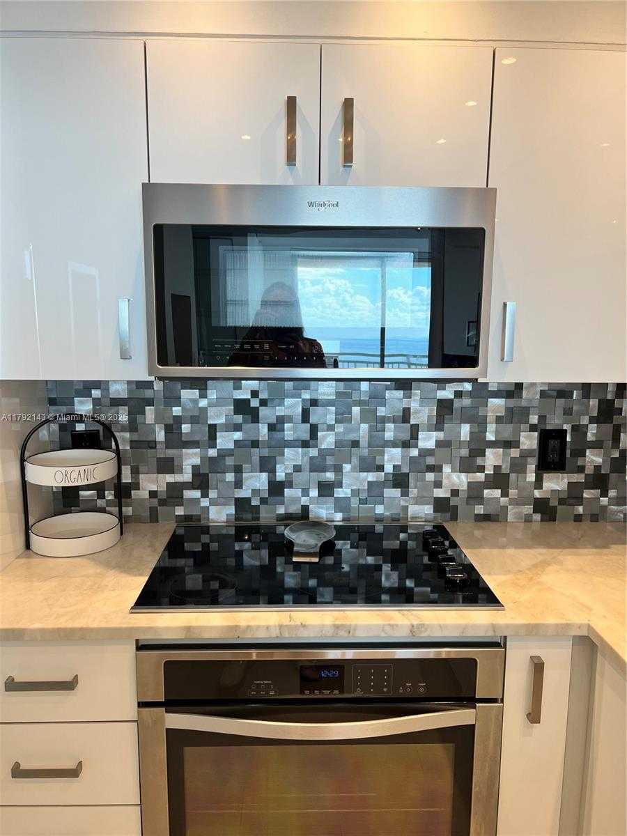 Small Image of 2475 BRICKELL AVE #2207, Miami Number 9