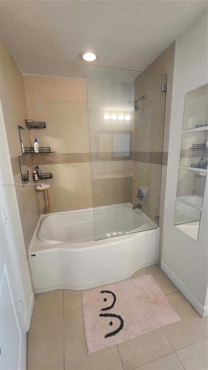 Small Image of 1945 SOUTH OCEAN DR #702, Hallandale Beach Number 11