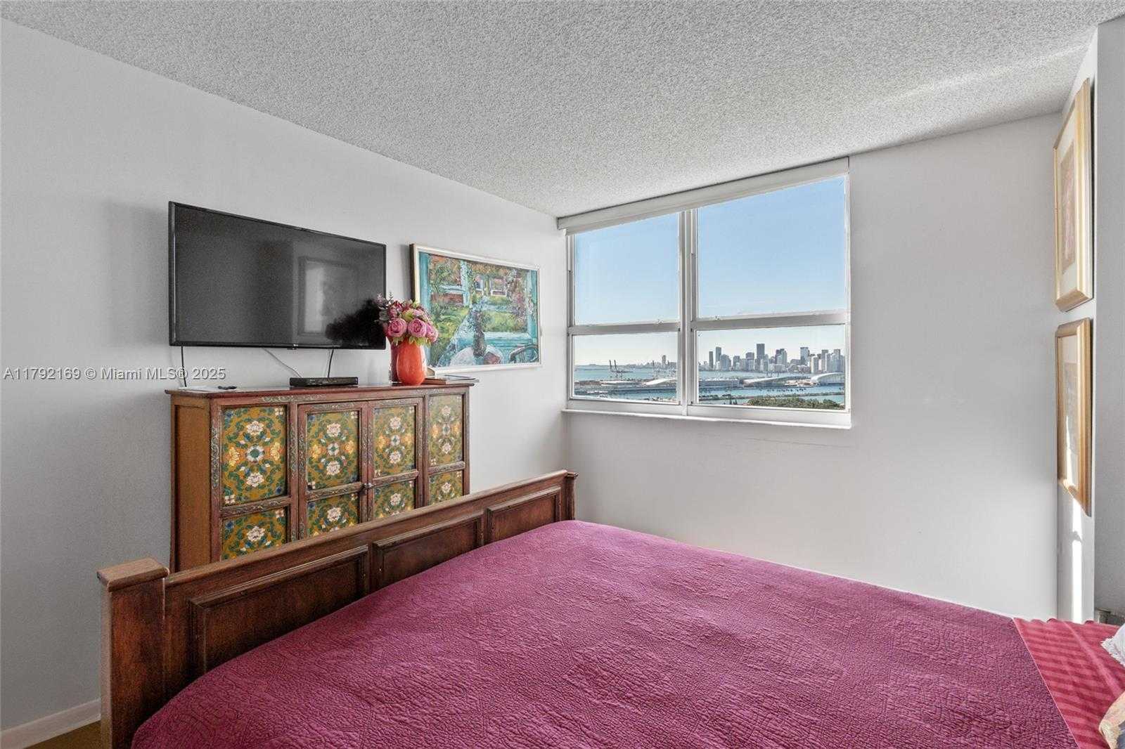 Small Image of 650 WEST AVE #2907, Miami Beach Number 22