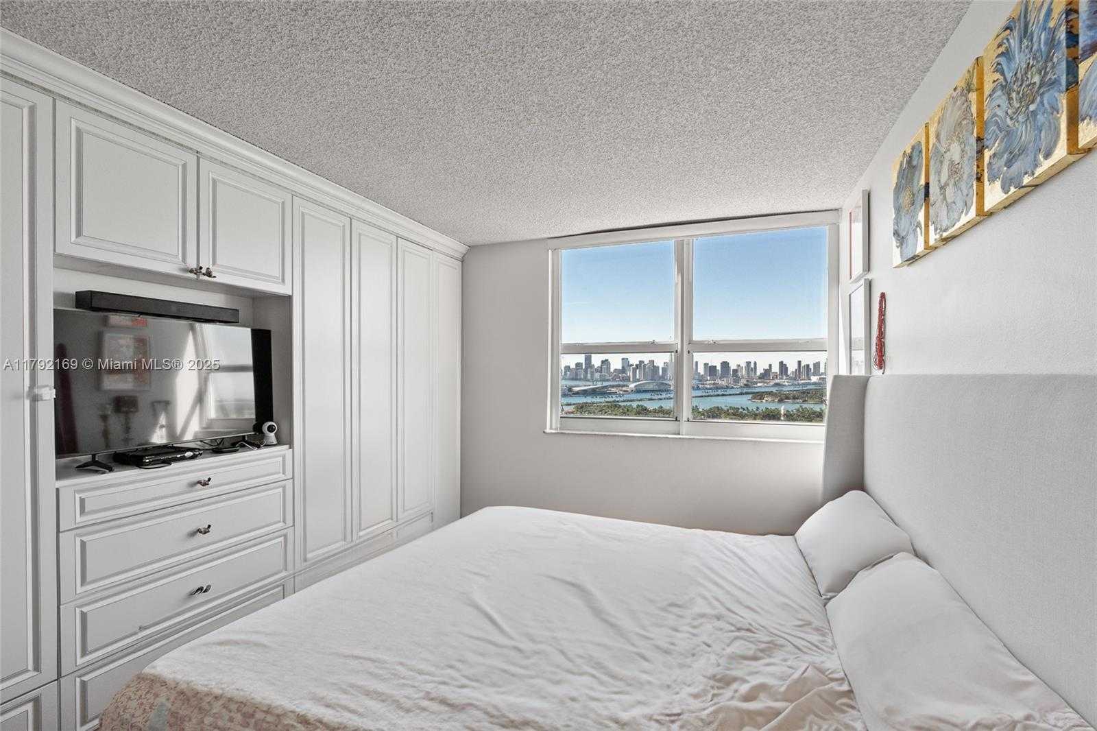 Small Image of 650 WEST AVE #2907, Miami Beach Number 26