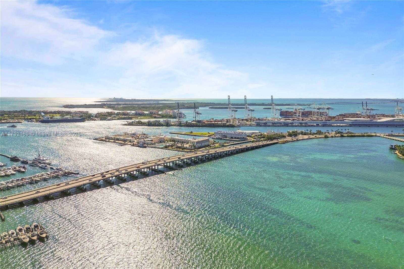 Small Image of 650 WEST AVE #2907, Miami Beach Number 5