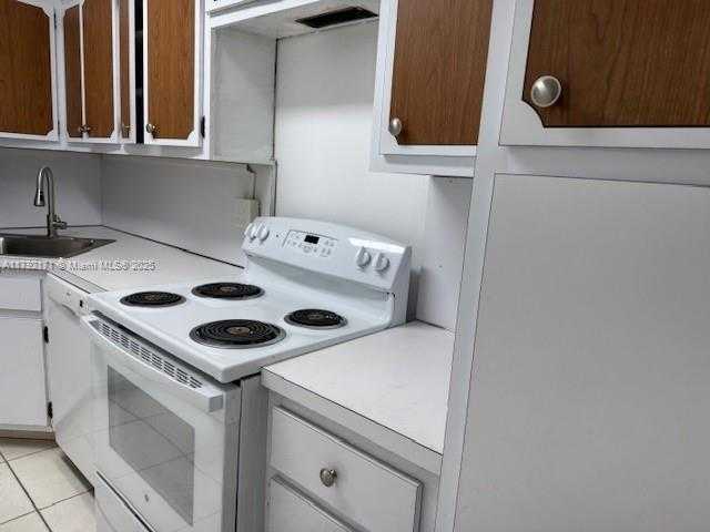 Small Image of 9381 EAST BAY HARBOR DR #401N, Bay Harbor Islands Number 25