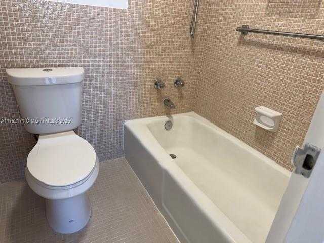 Small Image of 9381 EAST BAY HARBOR DR #401N, Bay Harbor Islands Number 31