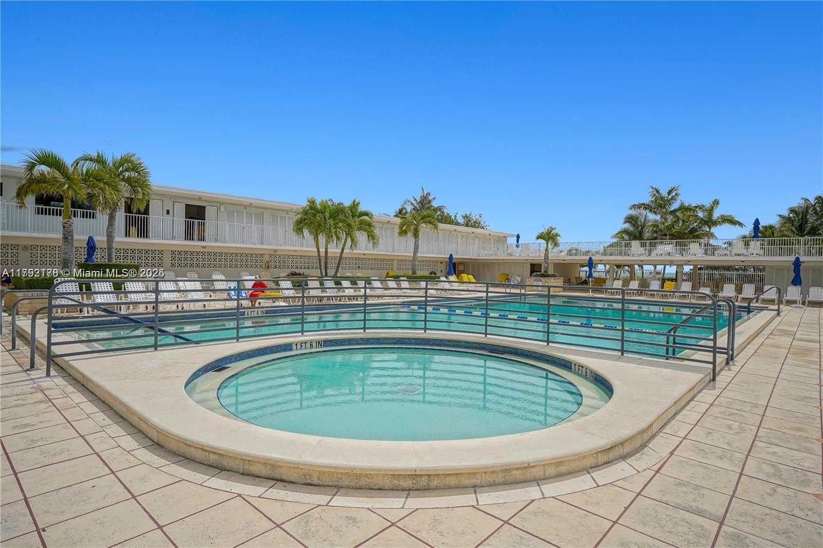 Small Image of 4747 COLLINS AVE #1108, Miami Beach Number 15