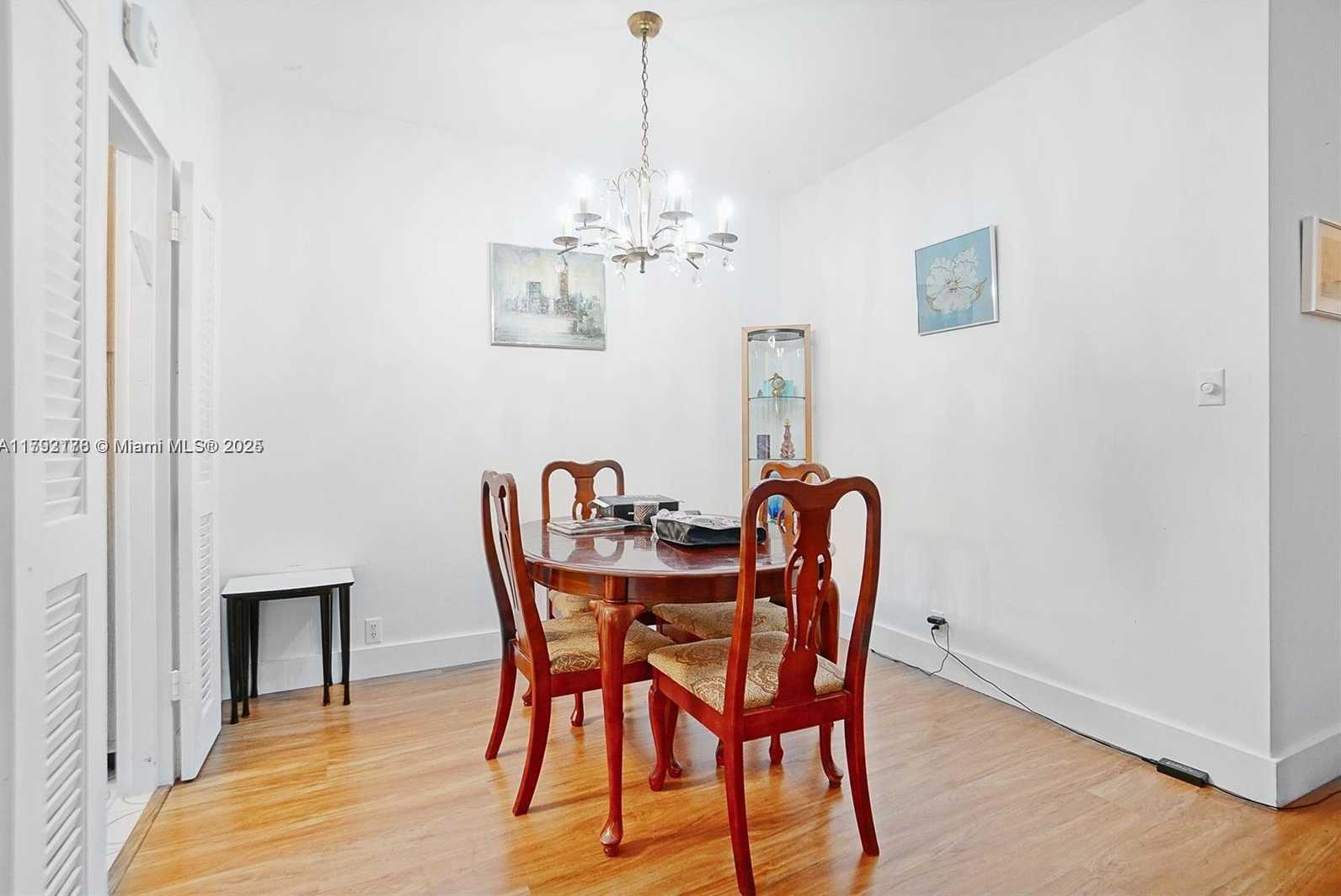 Small Image of 4747 COLLINS AVE #1108, Miami Beach Number 7