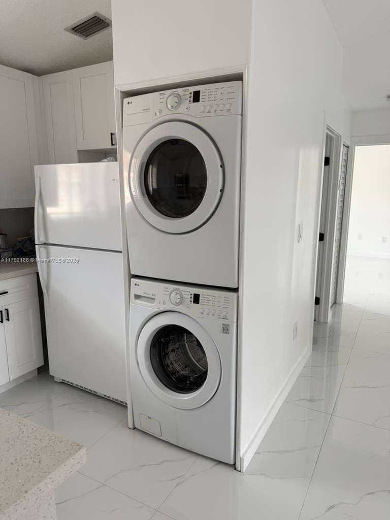 Small Image of 10003 WEST OKEECHOBEE RD #202, Hialeah Gardens Number 12
