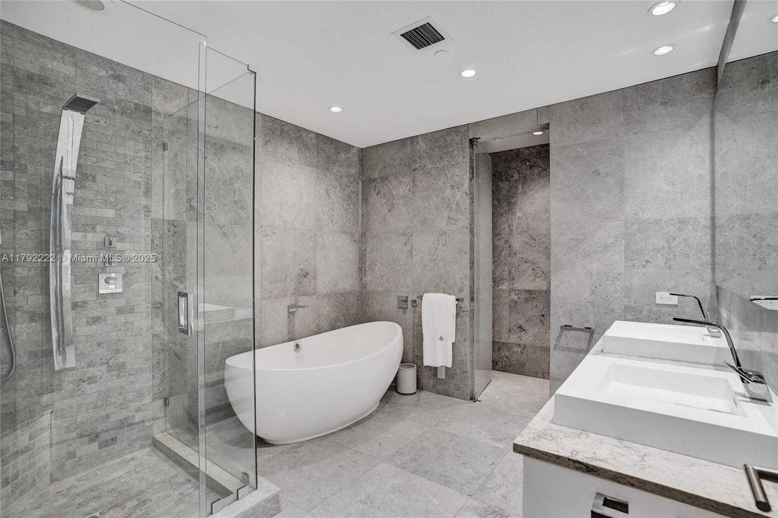 Small Image of 1425 BRICKELL AVE #62E, Miami Number 11