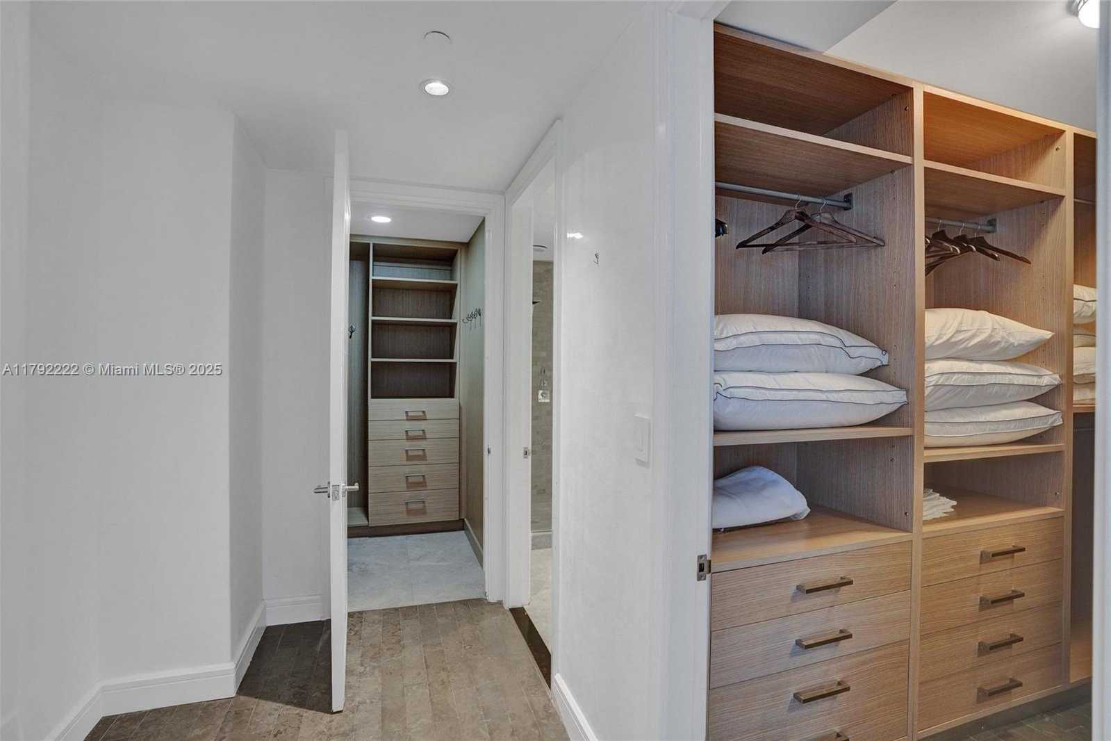 Small Image of 1425 BRICKELL AVE #62E, Miami Number 13