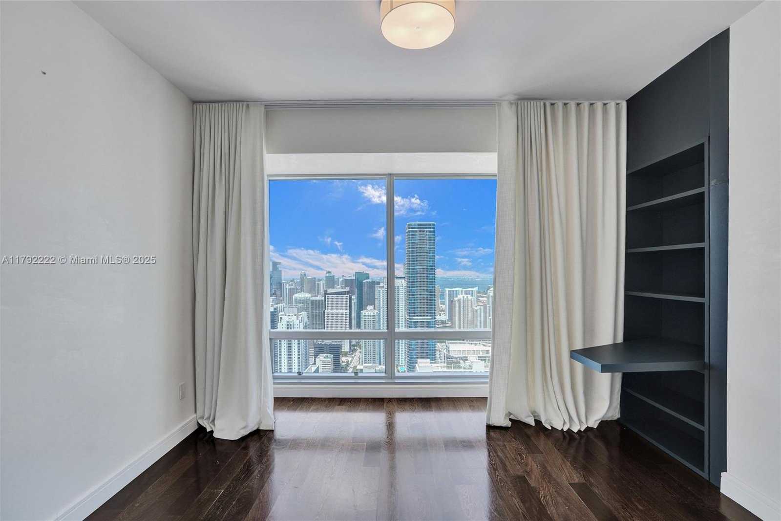 Small Image of 1425 BRICKELL AVE #62E, Miami Number 16