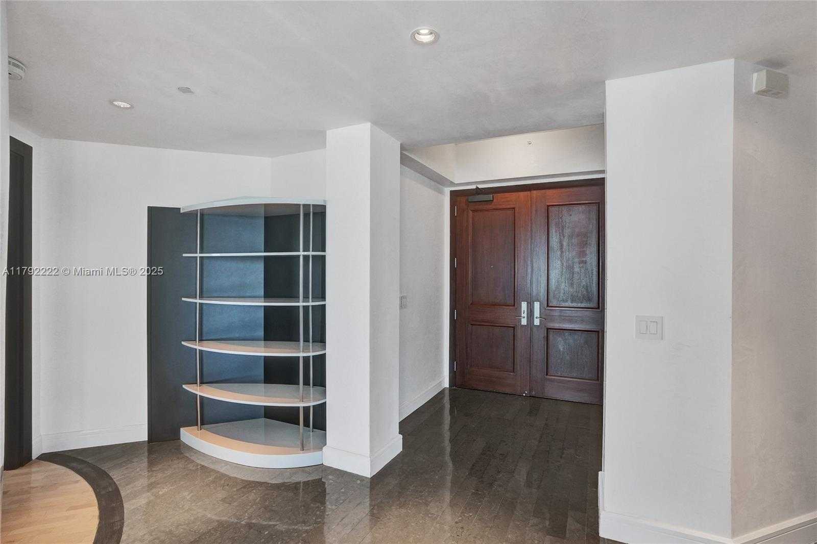 Small Image of 1425 BRICKELL AVE #62E, Miami Number 3