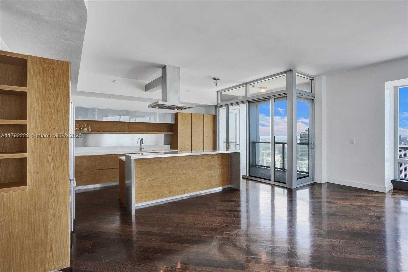 Small Image of 1425 BRICKELL AVE #62E, Miami Number 5