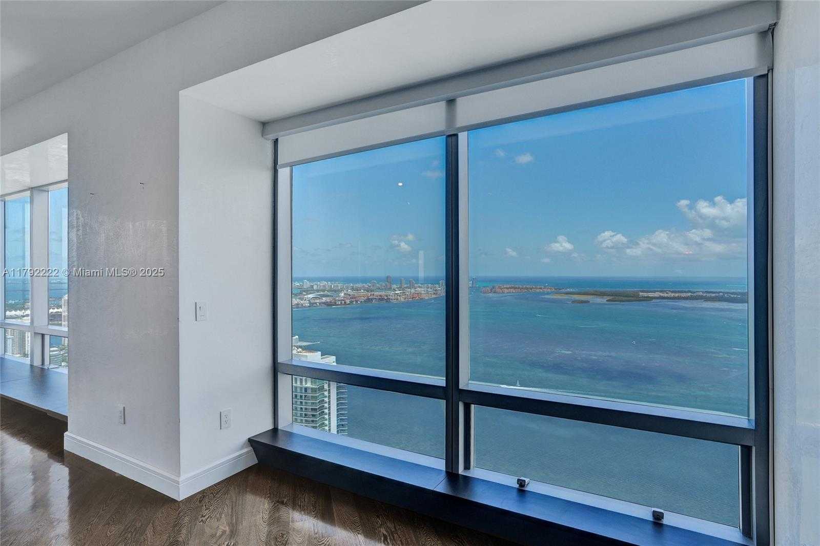 Small Image of 1425 BRICKELL AVE #62E, Miami Number 6