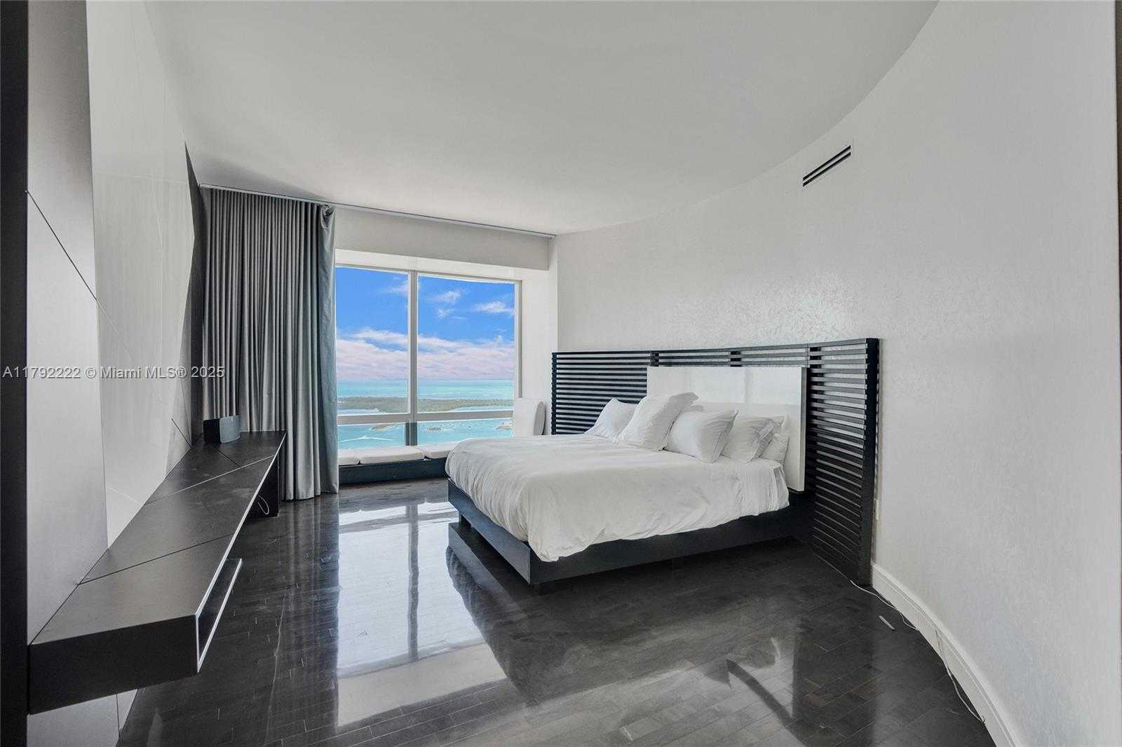 Small Image of 1425 BRICKELL AVE #62E, Miami Number 8