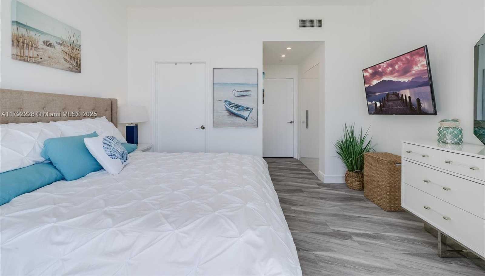 Small Image of 3470 EAST COAST AVE #H1405, Miami Number 10