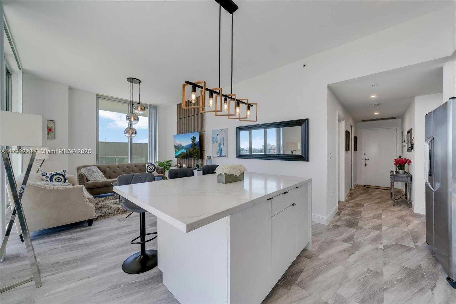 Small Image of 3470 EAST COAST AVE #H1405, Miami Number 4