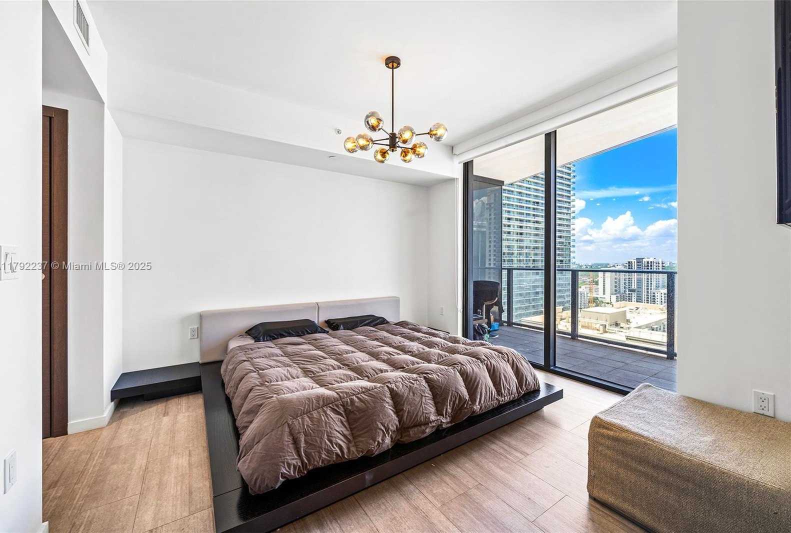 Small Image of 1000 Brickell Plaza, Miami, FL 33131, USA Number 10