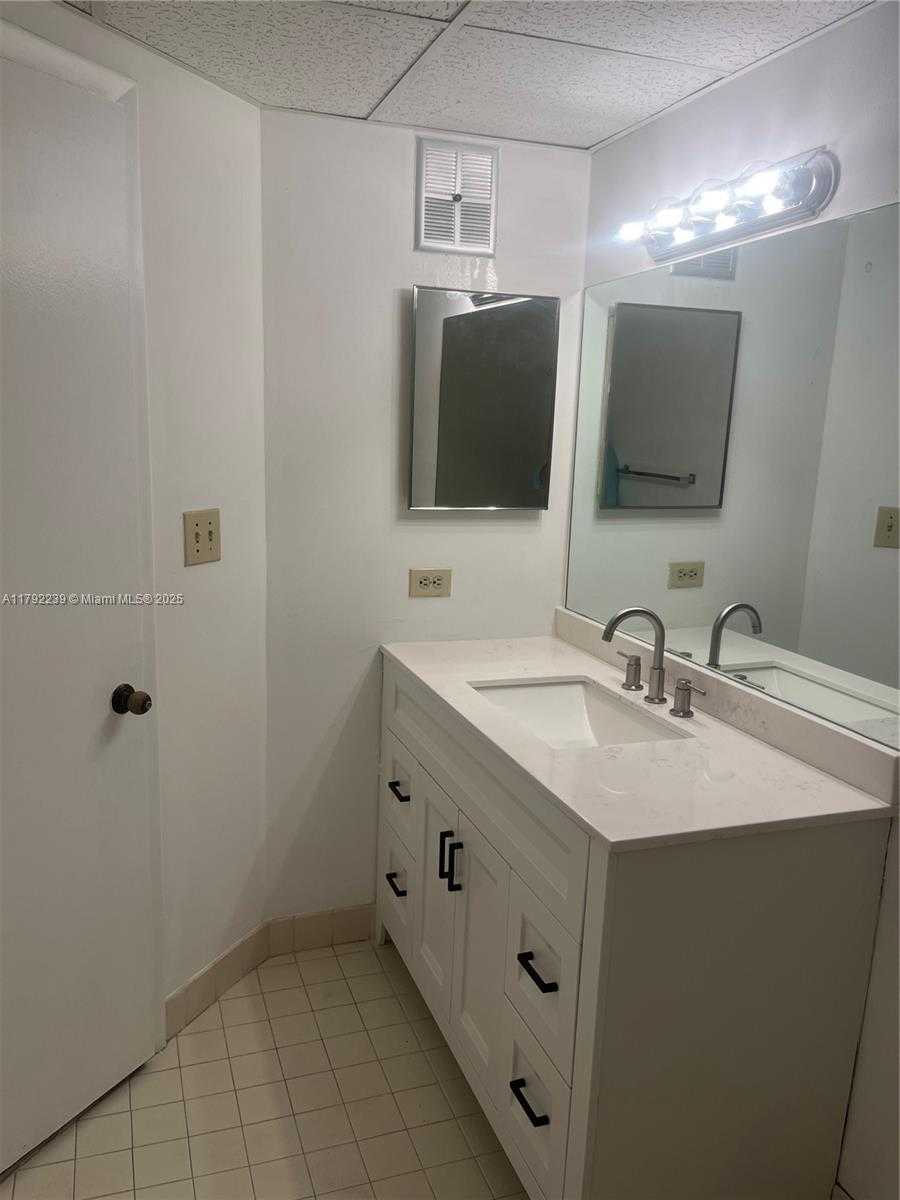 Small Image of 8290 Lake Dr, Doral, FL 33166, USA Number 2