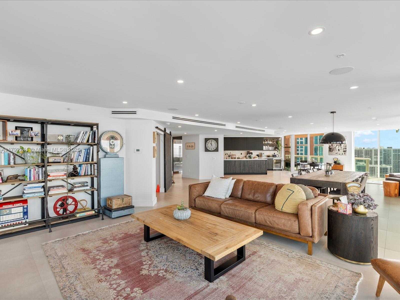 Small Image of 3370 HIDDEN BAY DR #2900, Aventura Number 10