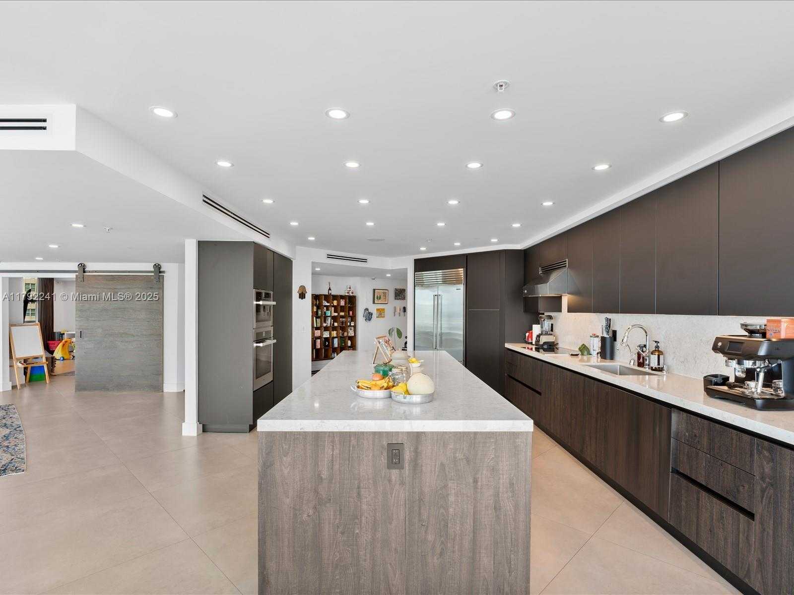Small Image of 3370 HIDDEN BAY DR #2900, Aventura Number 20