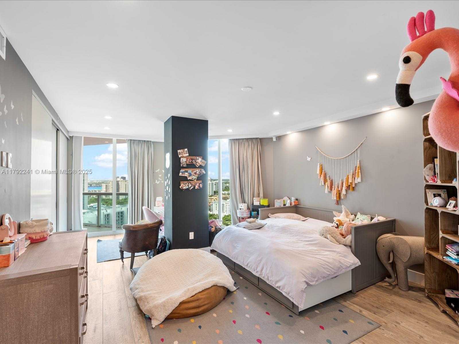 Small Image of 3370 HIDDEN BAY DR #2900, Aventura Number 31