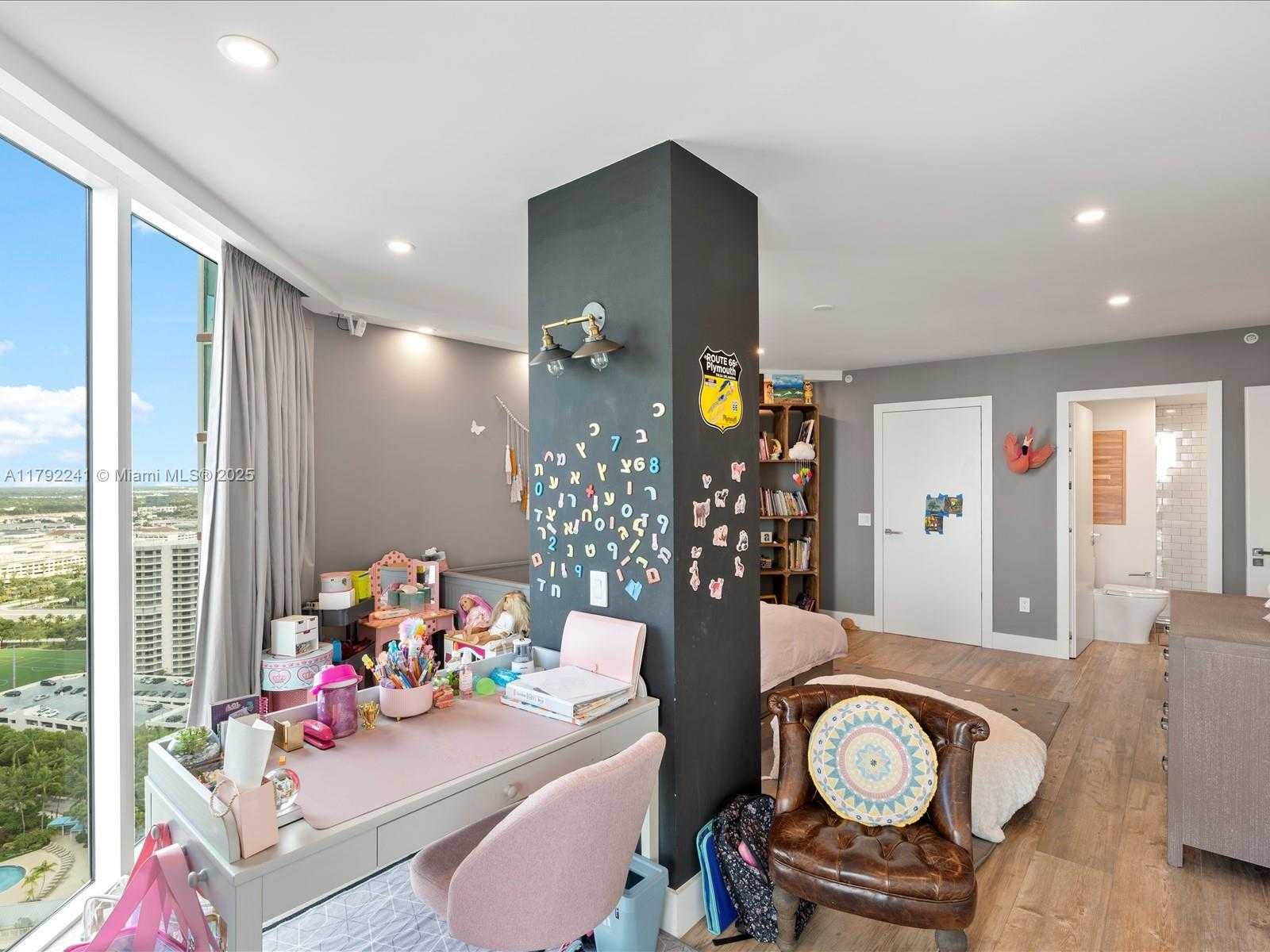Small Image of 3370 HIDDEN BAY DR #2900, Aventura Number 32